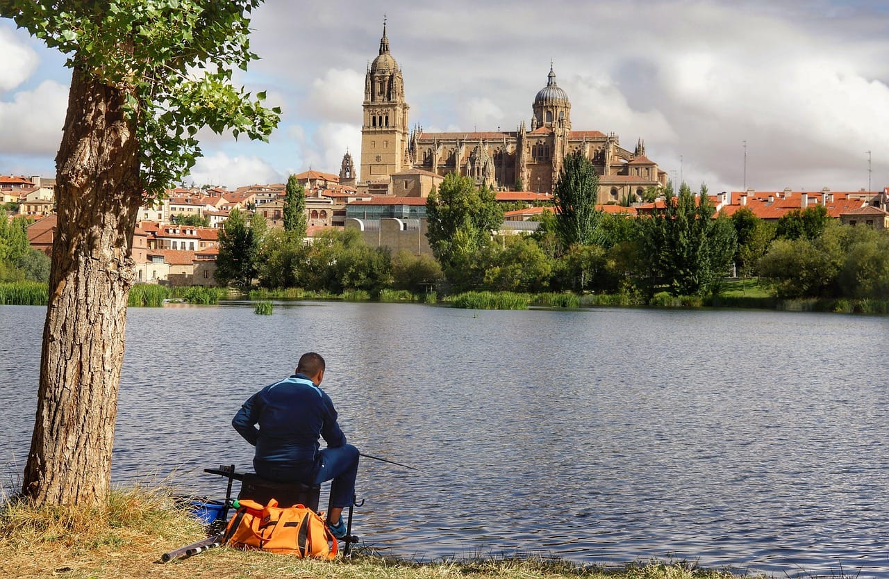 Metody wędkarskie w filmach i książkach